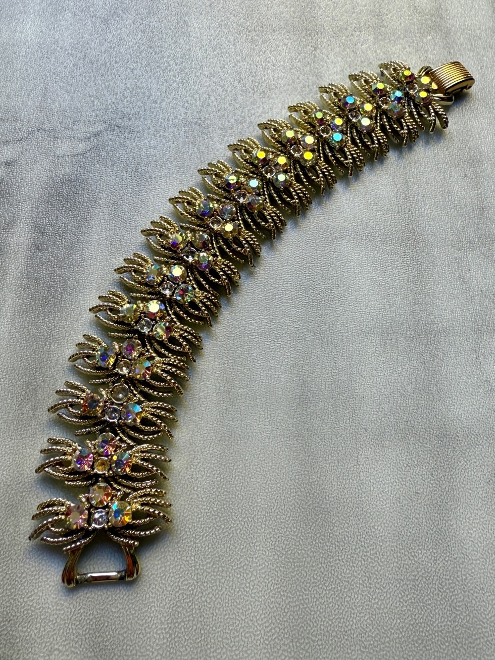 ✨ Vintage Coro Aurora Borealis Rhinestone Bracelet Gold tone Corocraft Pegasus